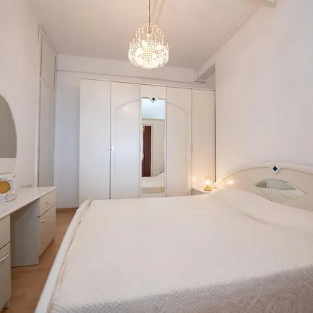 Rumac Apartment